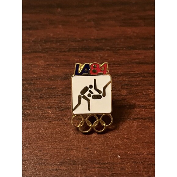 1984 Los Angeles Olympics Judo Event Lapel Hat Pin - Picture 1 of 3